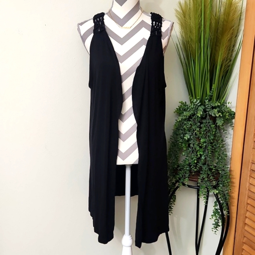 Cato Fringe Back Drape Black Sleeveless Cardigan